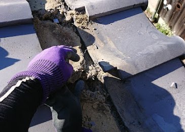 大阪市旭区にて、軒先、万十瓦ズレ直し。 施工写真(3)