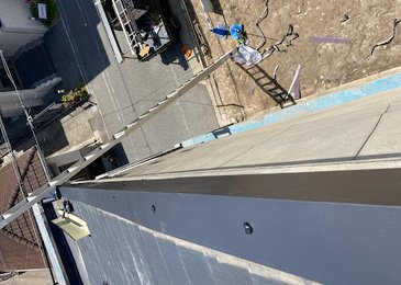 大阪市旭区中宮にて、板金でのカバー工法。 施工写真(2)