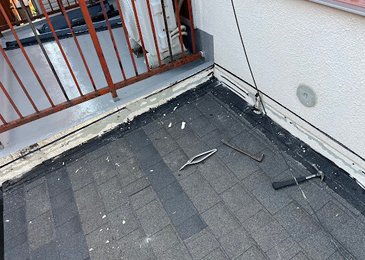 門真市にて、スーパーガルテクトによるカバー工法 施工写真(1)