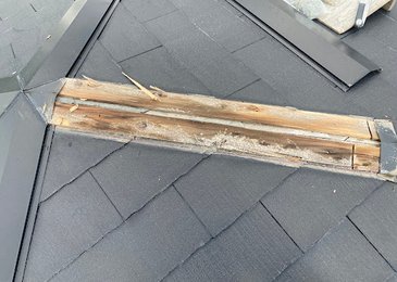 カラーベスト雨漏り。ガルテクトによるカバー工法にて施工しました。 施工写真(2)