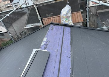 大阪市旭区にて、天窓からの雨漏り 施工写真(3)
