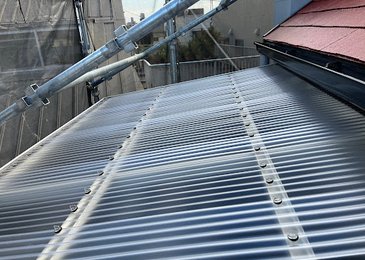 旭区大宮にて、波板交換。 施工写真(3)