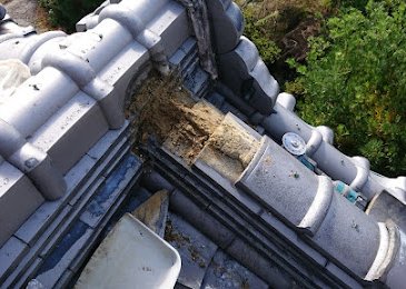 大阪市旭区中宮にて、降り棟の補修。雑草処理。 施工写真(2)