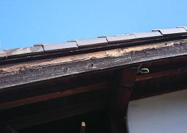 大阪市旭区にて、袖瓦のズレ補修、漆喰の一部塗り替え工事。 施工写真(3)